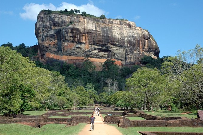 14-Nights/15-Days Sri Lanka Round Tour by Minivan - With Udawalawa Safari - Logistics and Pickup