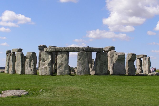 2-Day Stonehenge, Cotswolds, Bath and Oxford Private Tour From Southampton - Tour Accessibility and Recommendations