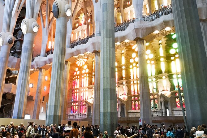 2 Days Tour: Gaudi & Sagrada Familia Review - Pickup and Meeting Point