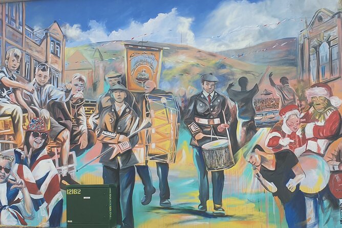 2 Hour Extended Murals Tour - Photogenic Murals Locations