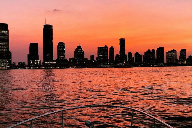 2-hour Private Luxury New York City Sunset Boat Tour - Meeting Location and Logistics