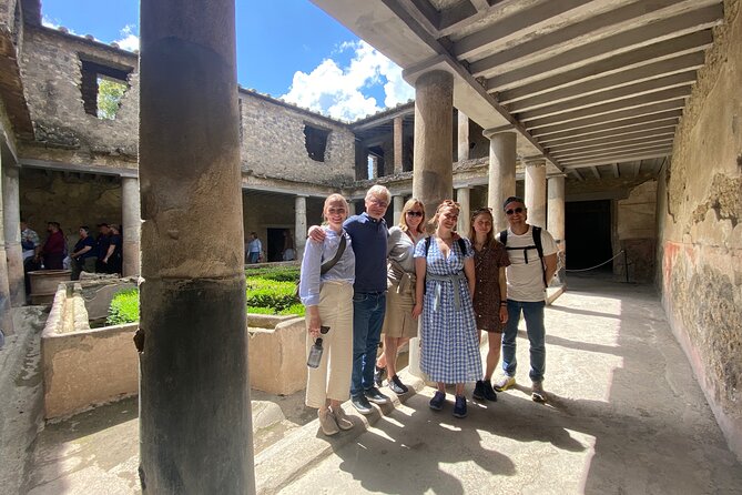 2 Hours Pompeii Group Tour With Archaeologist Guide and Skip the Line - Meeting and End Points