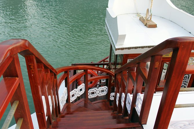 3-Day Cruise Relaxing and Kayaking on Oriental Sails - Accommodation and Amenities