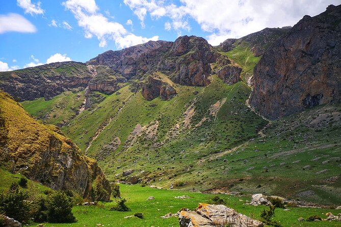 3-Day Hiking & Trekking Tour Remote Villages in Guba - Transportation and Pickup Details