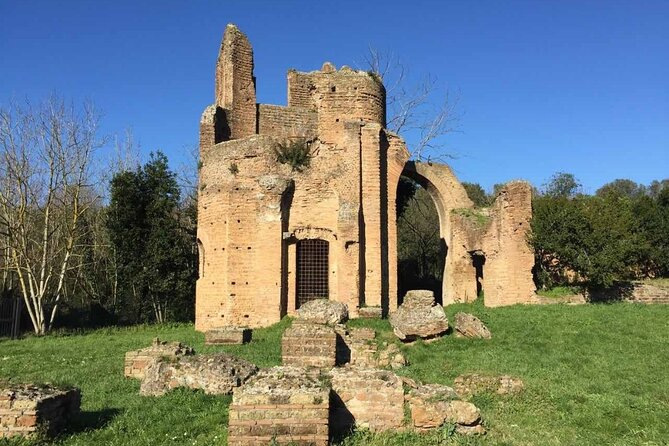 3-Hour Catacumbs and Appian Way Park Guided Tour in Golf Car Pickup - Historical Sites and Explanations
