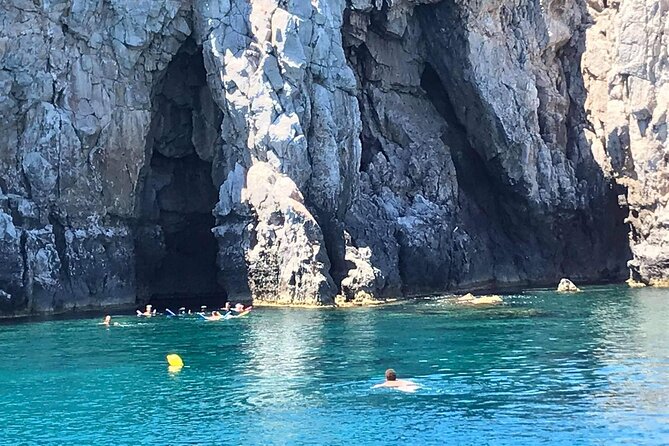 4 Hour Beach Tour With Meal and Unlimited Drinks in Rhodes - Crew and Service Quality
