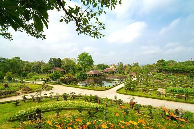 All Must-See Places Hue City, Hai Van Pass From Hoi an Group Tour - Customer Experiences and Reviews