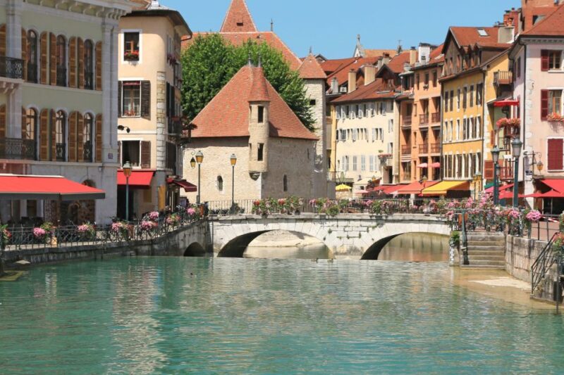 Annecy: First Discovery Walk and Reading Walking Tour - Requirements and Recommendations