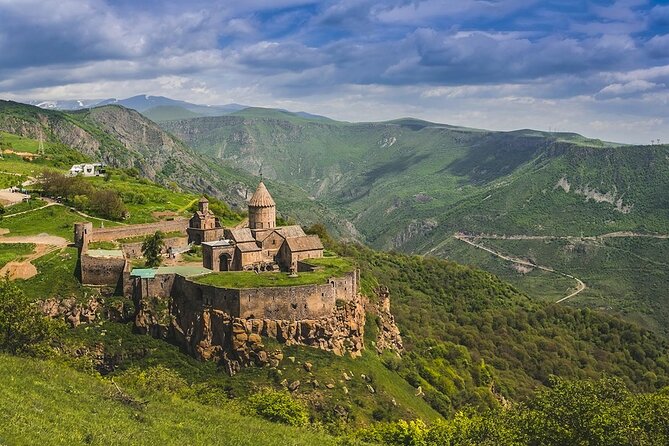 Armenia: Exploratory Tour to Tatev, Goris and Khndzoresk - Discovering Khndzoresks Unique Landscape
