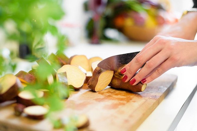 Authentic Portuguese Cooking Class and Dinner in a Lisbon Home - Meeting Details