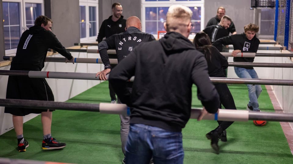 Axe Throwíng and Human Table Football - Teamwork in Action