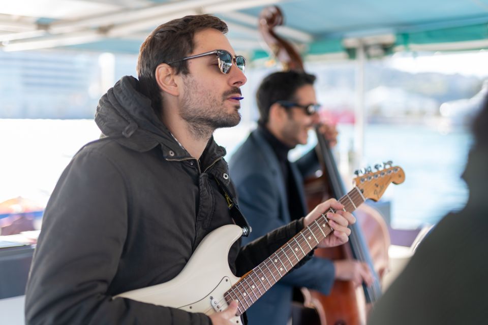 Barcelona: Catamaran Cruise With Live Jazz Music - Meeting Point and What to Bring