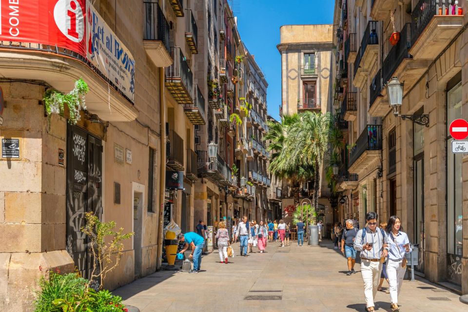 Barcelona El Born in 1 Day: Walking Tour - Audioguide - Booking and Flexibility