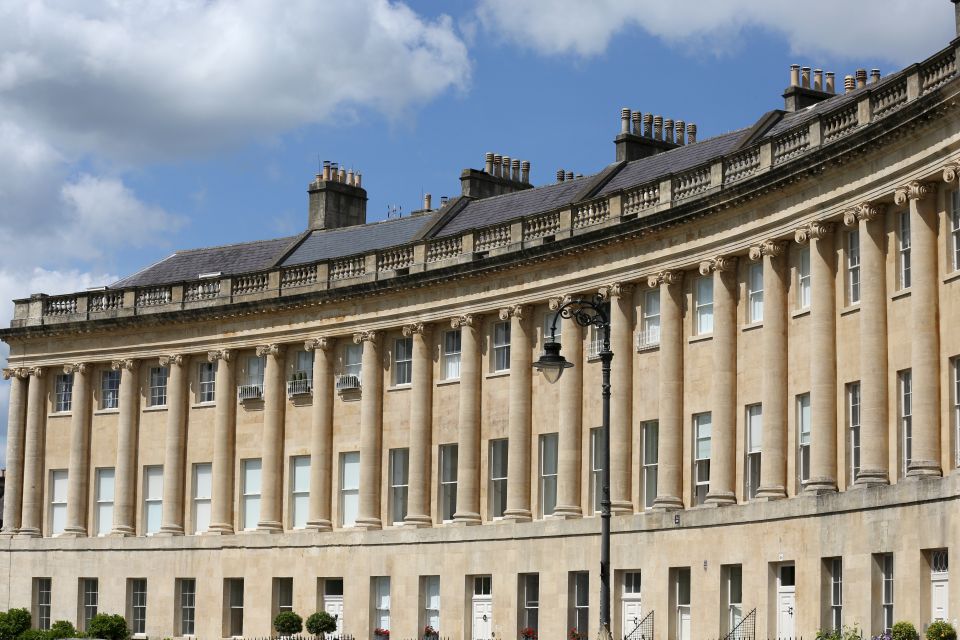 Bath: Bridgerton Filming Locations Walking Tour With Music - Audiovisual Enhancements