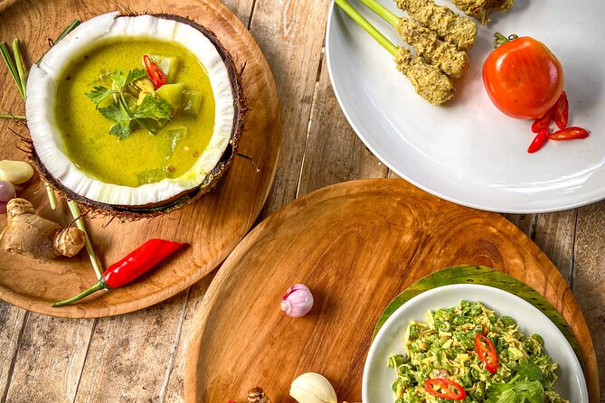 Be a Real Balinese With Traditional Balinese Cooking Class - Traditional Balinese Ingredients