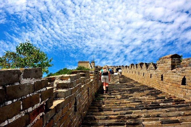 Beijing Private Tour to Huaibei Ski Resort and Mutianyu Great Wall With Lunch - Skiing at Huaibei Resort