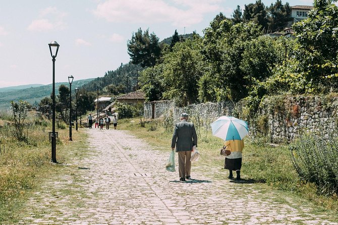 Berat Walking Tour -Visit in Local Family(Gliko &Coffee Tasting) - Meeting Details