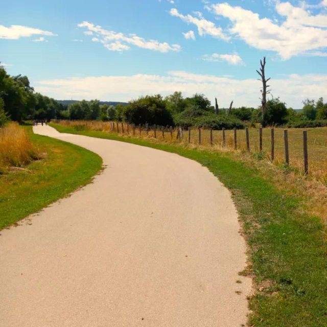 Bike Tour From Vernon to Giverny With Local Guide - Rental and Tickets