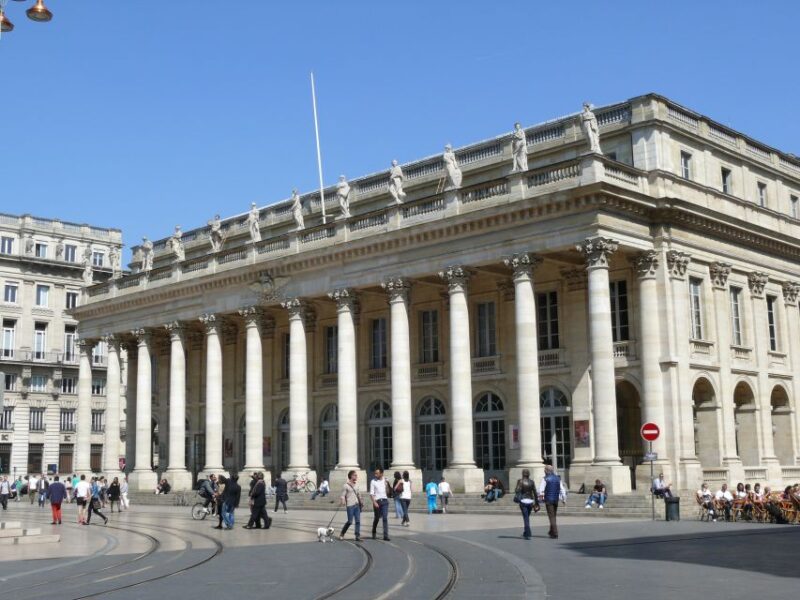 Bordeaux: Guided Walking Tour - Exploring Bordeauxs Old Town