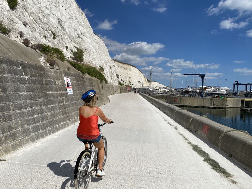 Brighton: Coastal Bike Tour to Rottingdean - Sights Along the Undercliff Path