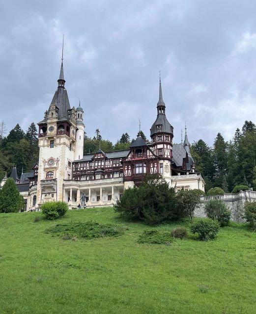 Bucharest: Draculas Castle, Peles Castle and Brasov Rountrip - Exploring the Town of Brasov