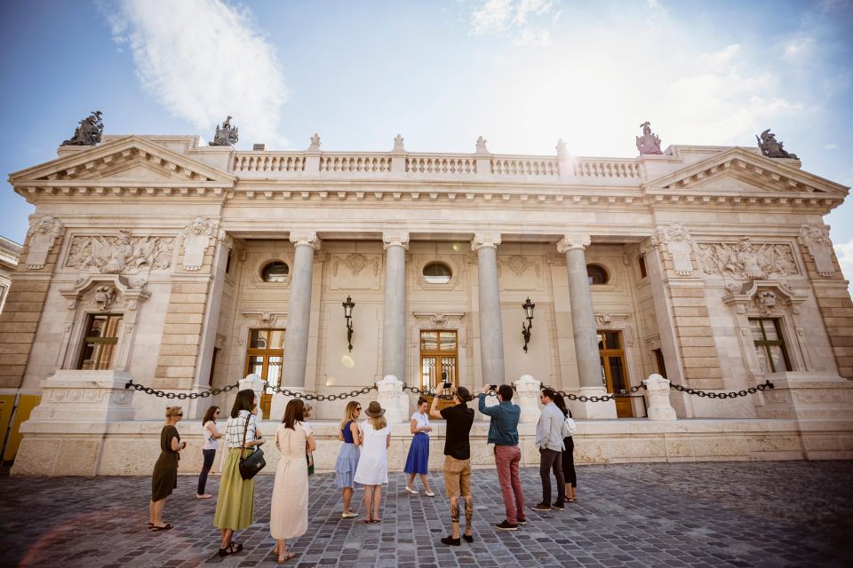 Budapest: Buda Castle Walk With Saint Stephens Hall - Inclusions and Requirements