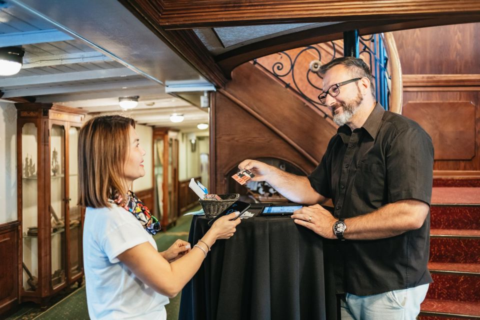 Budapest: Danube Cruise With Hungarian Dinner and Live Music - Customer Ratings