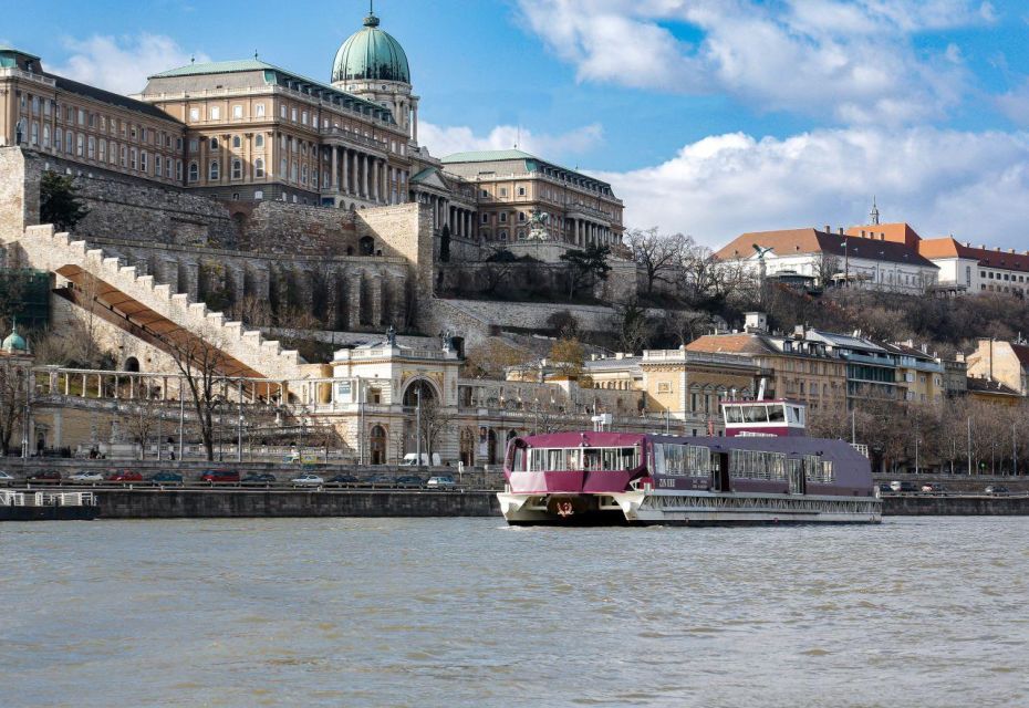 Budapest: Nighttime or Daytime Sightseeing Cruise - Included Services and Amenities