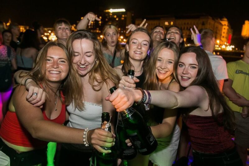 Budapest: River Danube Sightseeing Party Cruise - Customer Feedback