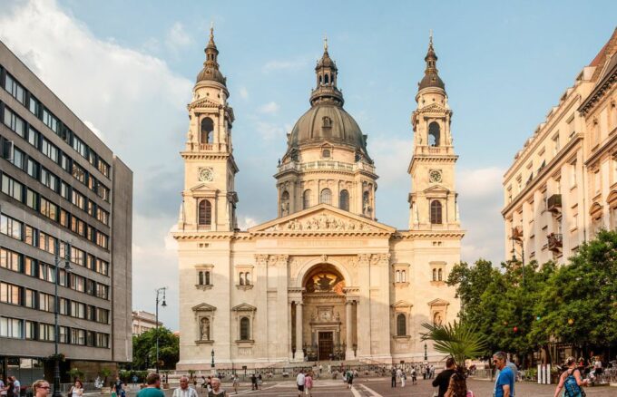 Budapest: Walking Tour in German - Tips for Participants