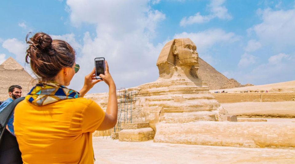 Cairo: Giza Pyramids, Sphinx and National Museum With Lunch - Giza Pyramids Exploration