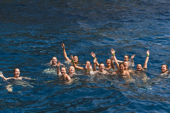 Catamaran Departure in a Young Atmosphere - Experience and Amenities