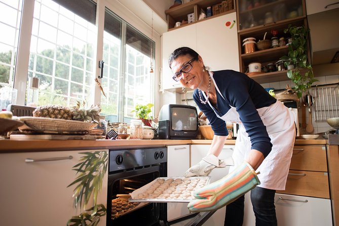 Cesarine: Home Cooking Class & Meal With a Local in Siena - Enjoy Meal With Wine