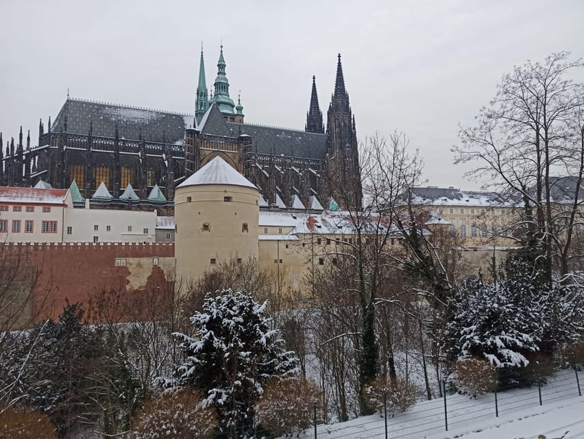 Charles Bridge and Prague Castle Walking Tour - Meeting Point