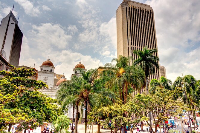 Comuna 13 and Downtown Medellín Private City Tour - Customizable Tour Options
