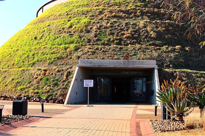 Cradle of Human Kind Tour - Maropeng and Wondercave Tour - Interacting With Wildlife