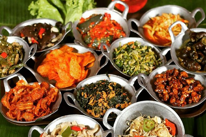 DAY TRIP TO BANDUNG CITY From Jakarta - Cultural Performance Details