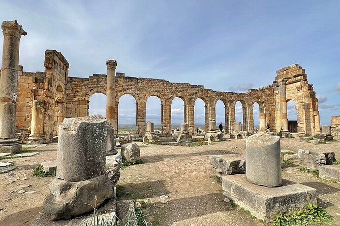 Day Trip to Volubilis - Moulay Idriss & Meknes From Fes - Included Amenities and Services