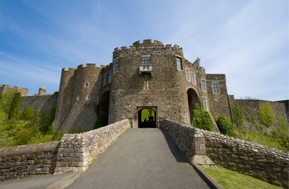 Dover Castle, White Cliffs, Leeds Castle: Private Tour - Discovering Leeds Castle