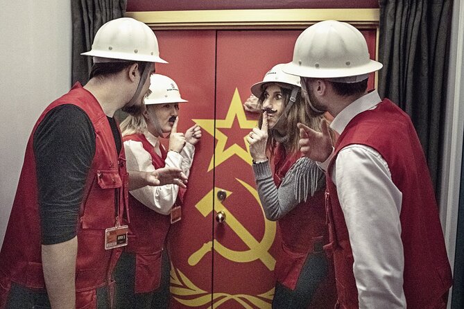 Downfall Spy Mission (Premium Private Escape Room) - Authentic Soviet Union Scenography