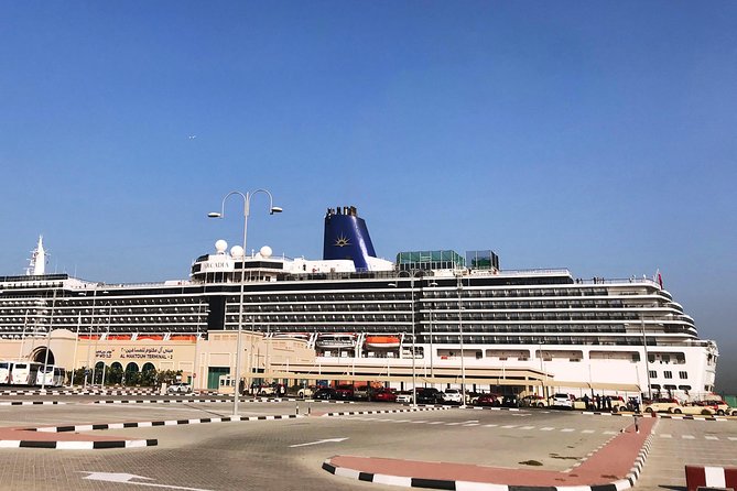 Dubai Private Transfer: Dubai International Airport to Cruise Port - Vehicle Information