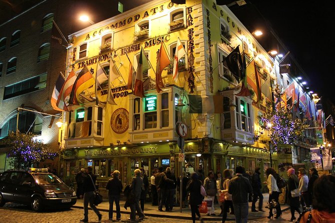 Dublin Private Custom Tour, Off-The-Beaten-Path in Temple Bar With a Local - Relaxing in a Traditional Pub