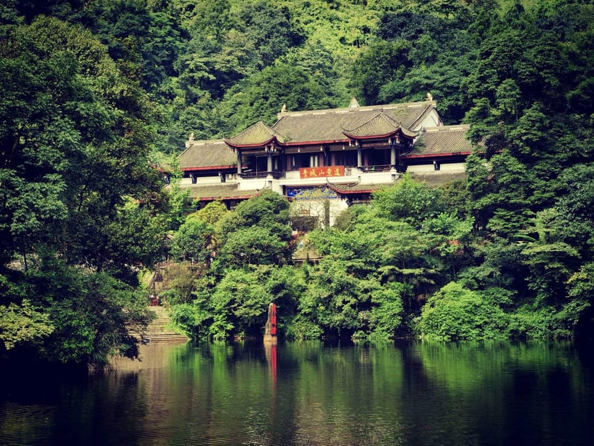 Dujingyan and Mt Qingcheng Day Trip With Taoism Experience - Mount Qingcheng Exploration