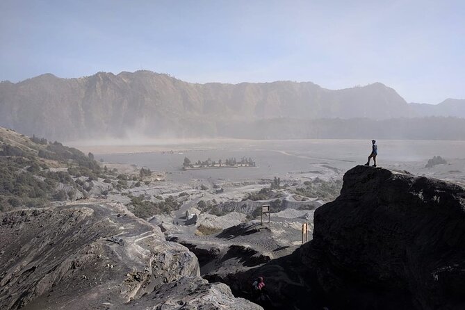 East Java Tours With Bromo Photography, Ijen Blue Fire and Waterfall - Experiencing Ijen Crater