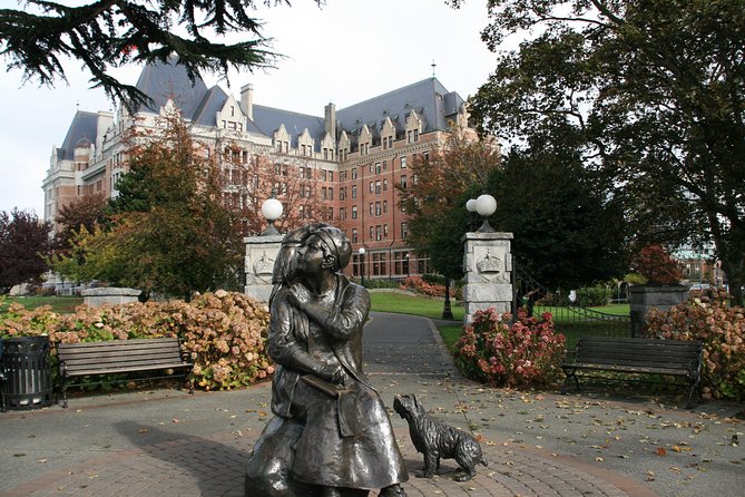Eat Like a Canadian Food & Sightseeing Tour - Accessibility and Accommodations