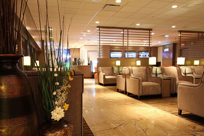 Edmonton International Airport Plaza Premium Lounge - Visitor Reviews