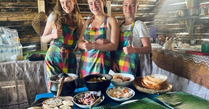 Ella: Traditional Sri Lankan Cooking Class - Dining on Banana Leaves