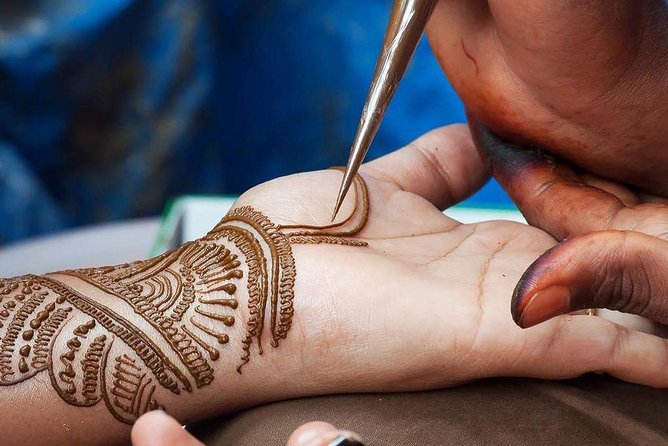 Enjoy Desert Safari With BBQ Dinner and Many More - Traditional Entertainment Options