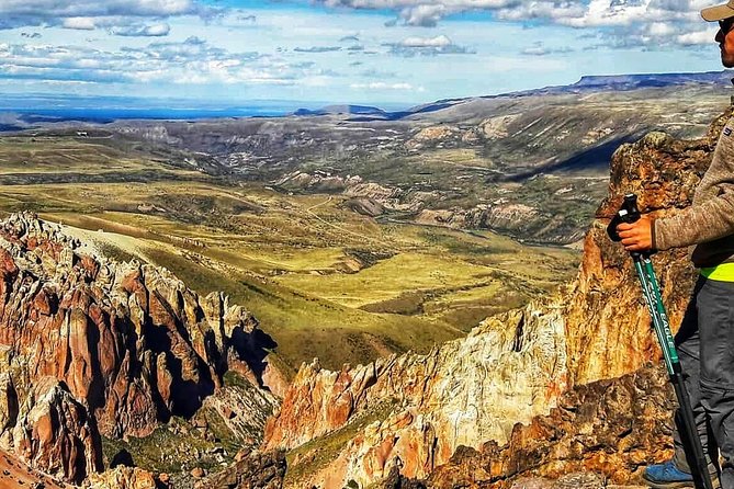 Experience Lunar Valley - Guided Hiking Experience
