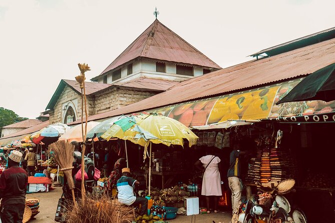 Explore The Stone Town in Zanzibar - Visit the Iconic Sultans Palace